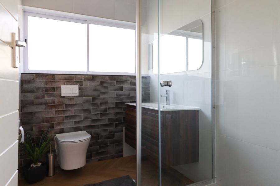 To Let 1 Bedroom Property for Rent in Sea Point Western Cape